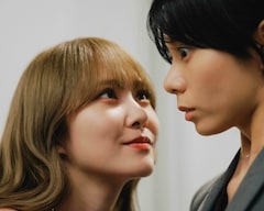 ドラマ「彩香ちゃんは弘子先輩に恋してる」 より。 (c)「彩香ちゃんは弘子先輩に恋してる」製作委員会・MBS