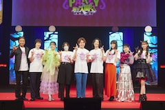 左から郷田ほづみ、斎賀みつき、朝井彩加、西修、村瀬歩、木村良平、早見沙織、東山奈央、芹澤優。